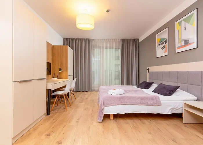 Wolska Residence Apartments With Parking By Noclegi Renters